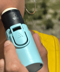 "Nomad Face Bunker Blue Arctic – aplicación directa del protector solar en el rostro, resistente al agua y sudor."