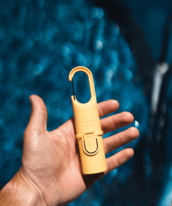 "Protector solar Nomad Face Yellow Sunset – diseño compacto y ecológico, hecho en Barcelona para deportistas outdoor."