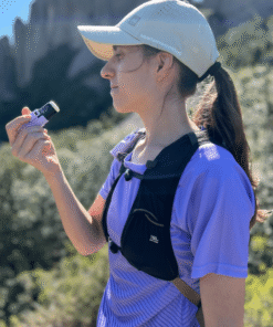 Aplicación rápida del protector solar Purple Amethyst de Nomad Face en solo 10 segundos.