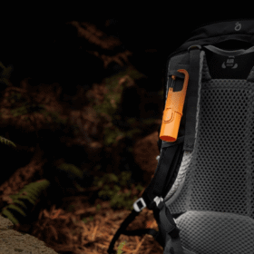 "Nomad Face Bunker Orange Tiger – protector solar resistente para deportistas outdoor, probado en condiciones extremas."