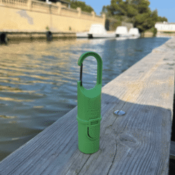 Diseñado para el agua, probado en la montaña. El Bunker Green Forest sigue firme en cualquier entorno.