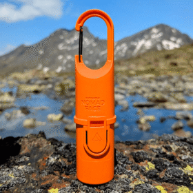 Sol de alta montaña, sudor y rocas. El Bunker Orange Tiger sigue firme y eficaz.